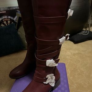 Brand Keira flat boot